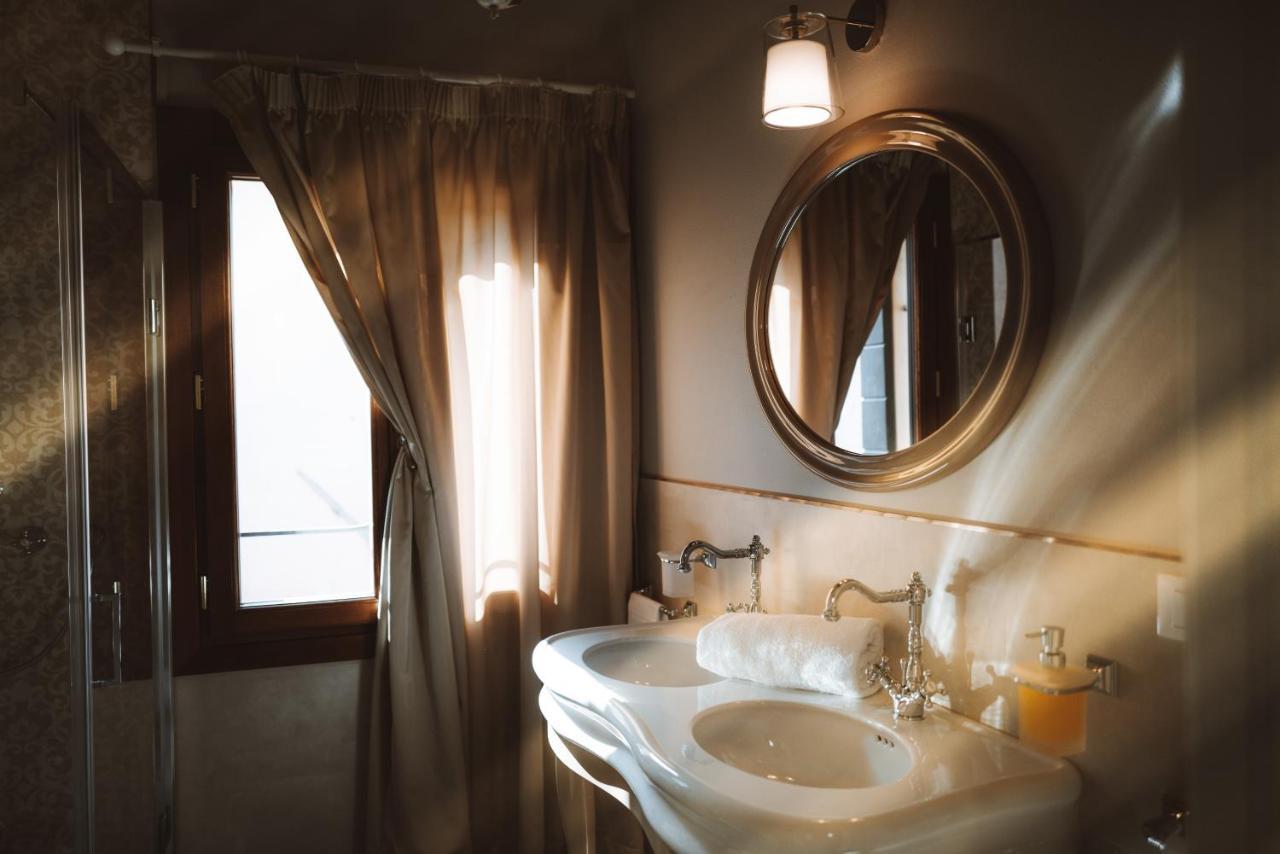 Casa Virginia Direct At The Canal Cannaregio With Own Roof Terrace Veneza Exterior foto