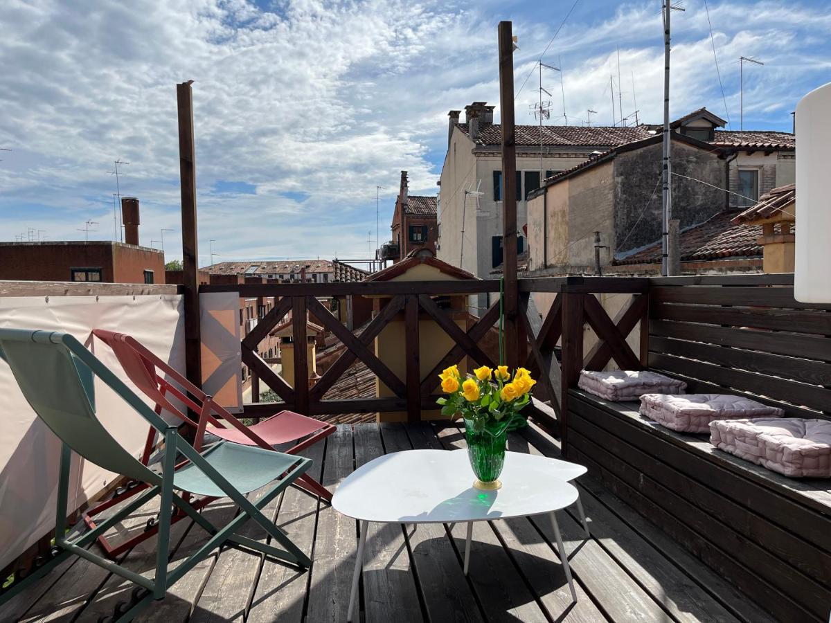 Casa Virginia Direct At The Canal Cannaregio With Own Roof Terrace Veneza Exterior foto