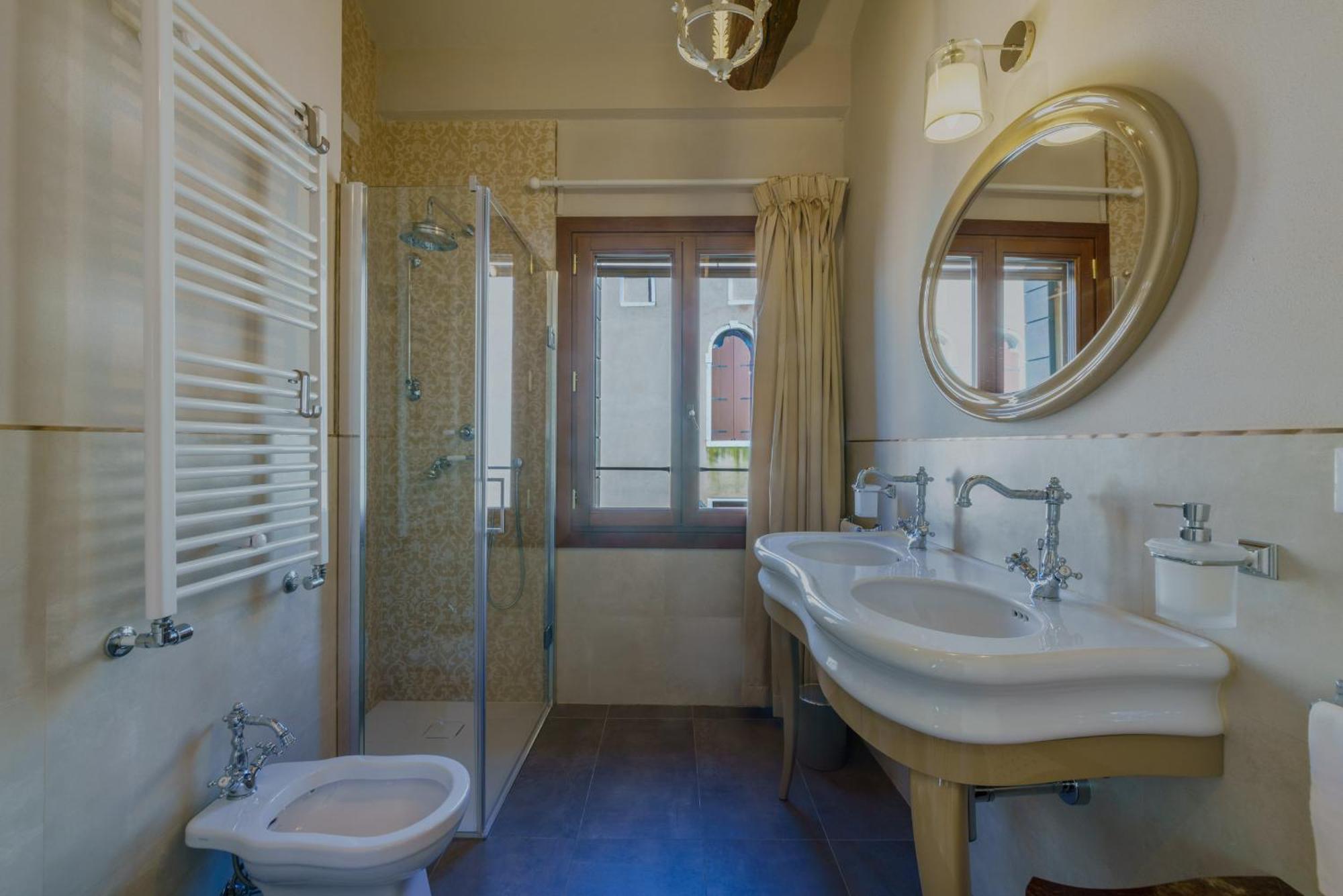 Casa Virginia Direct At The Canal Cannaregio With Own Roof Terrace Veneza Exterior foto