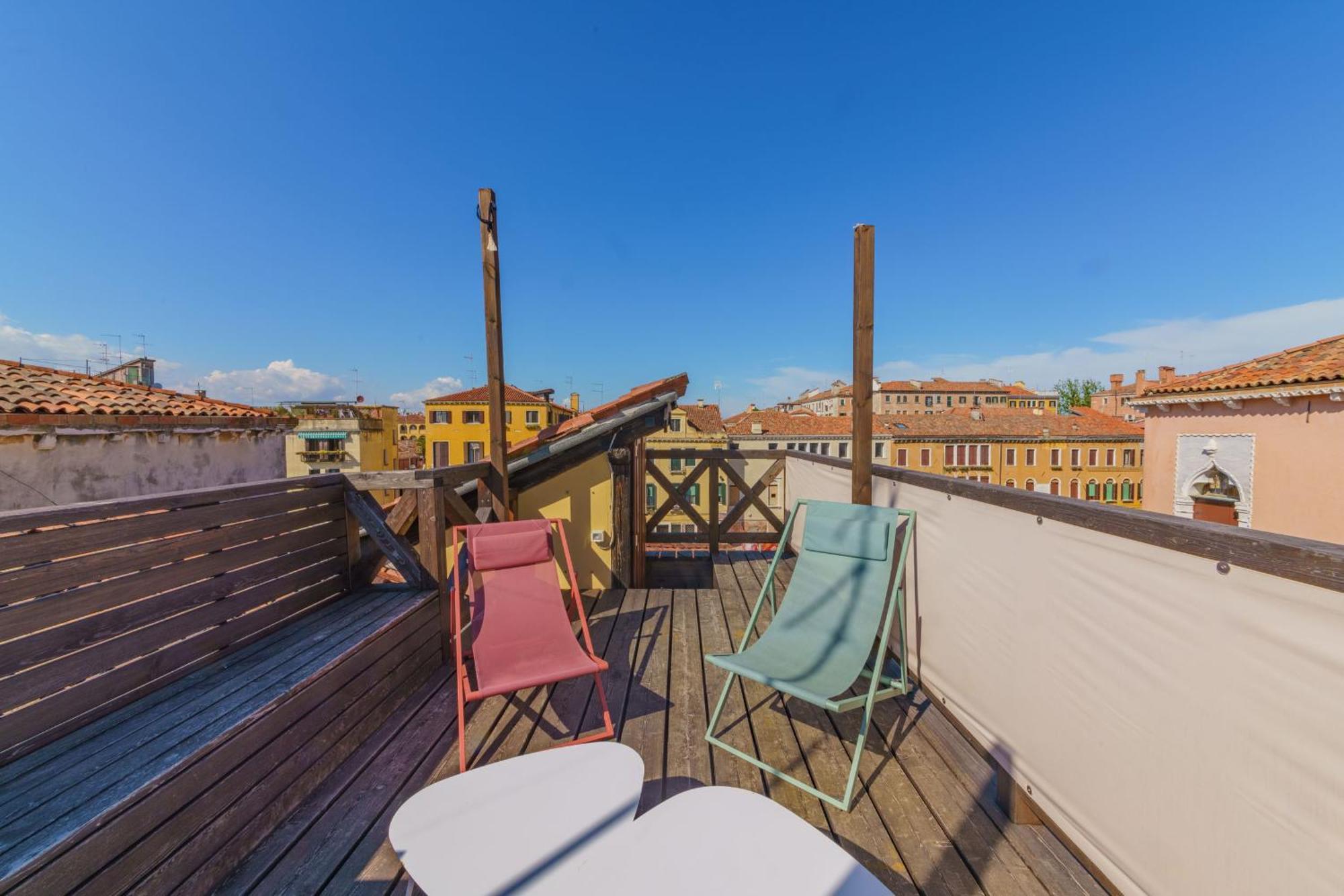 Casa Virginia Direct At The Canal Cannaregio With Own Roof Terrace Veneza Exterior foto